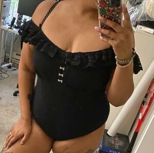 🆕 3X BLACK LACE TRIM COLD SHOULDER BODYSUIT